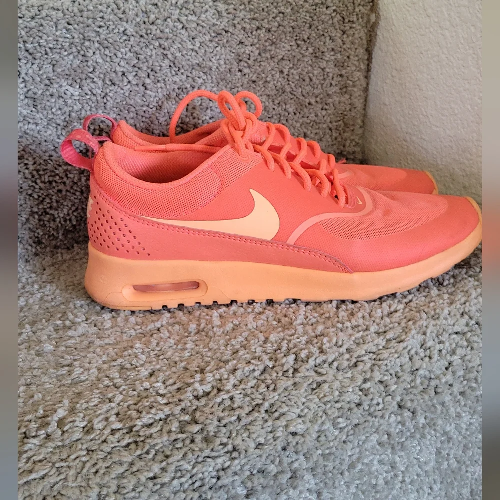 Nike Air Max Thea Orange Mid Casual Running Comfort Shoes Size 7